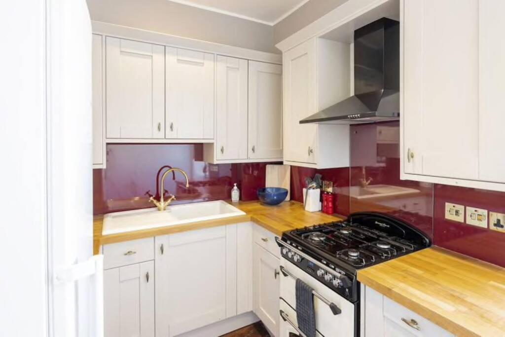 Georgian Apartment Located In The Center Of Bath. Extérieur photo