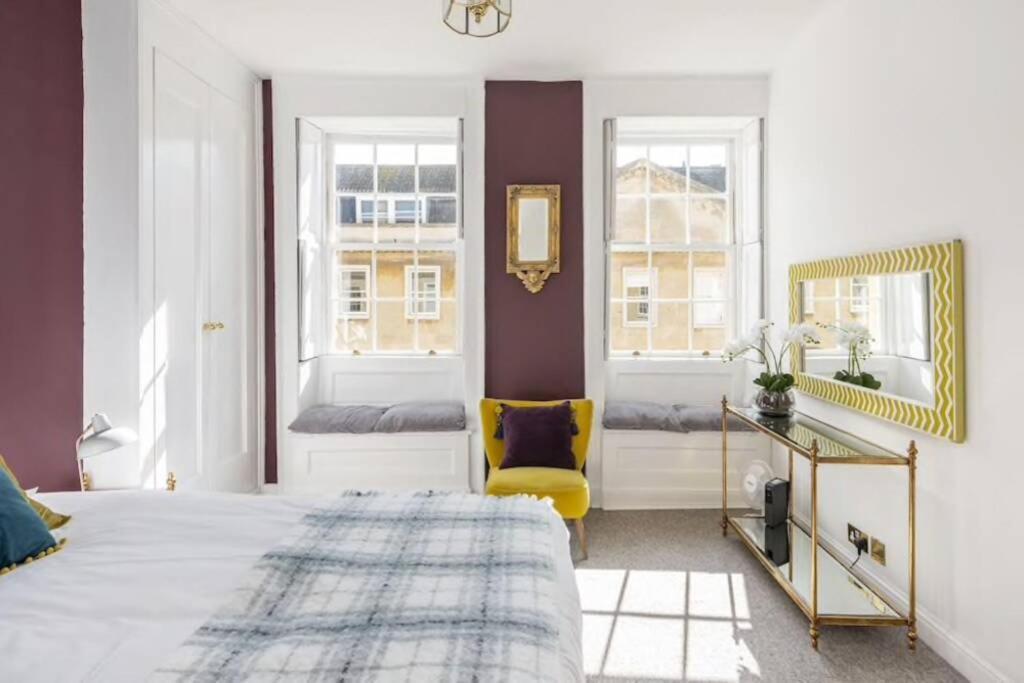 Georgian Apartment Located In The Center Of Bath. Extérieur photo
