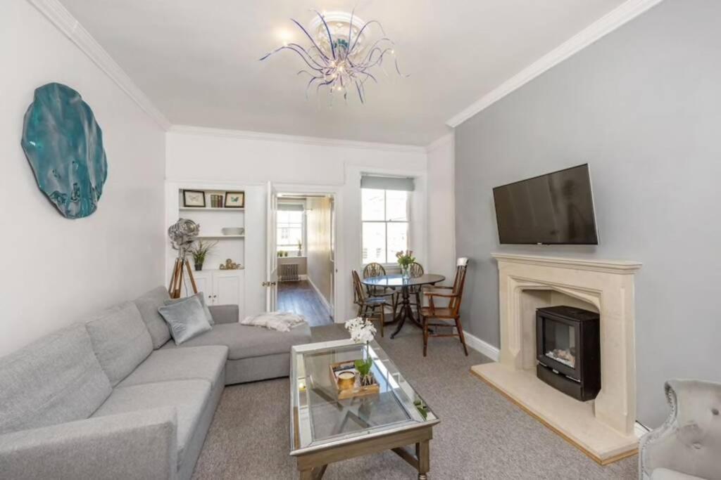Georgian Apartment Located In The Center Of Bath. Extérieur photo